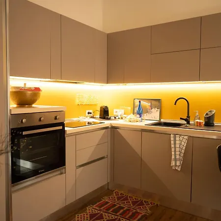 La Reggia Di Vittoria Apartman *