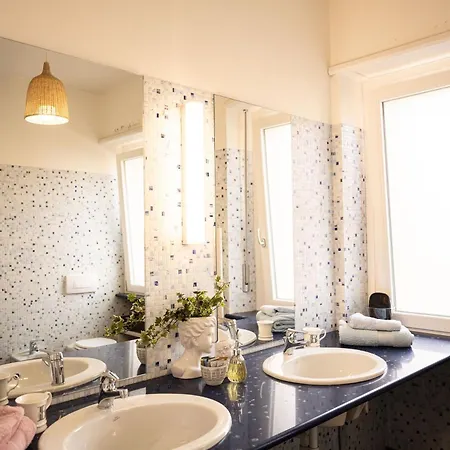 La Reggia Di Vittoria *